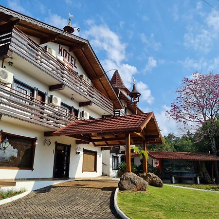 Hotel Schneider Treze Tílias エクステリア 写真
